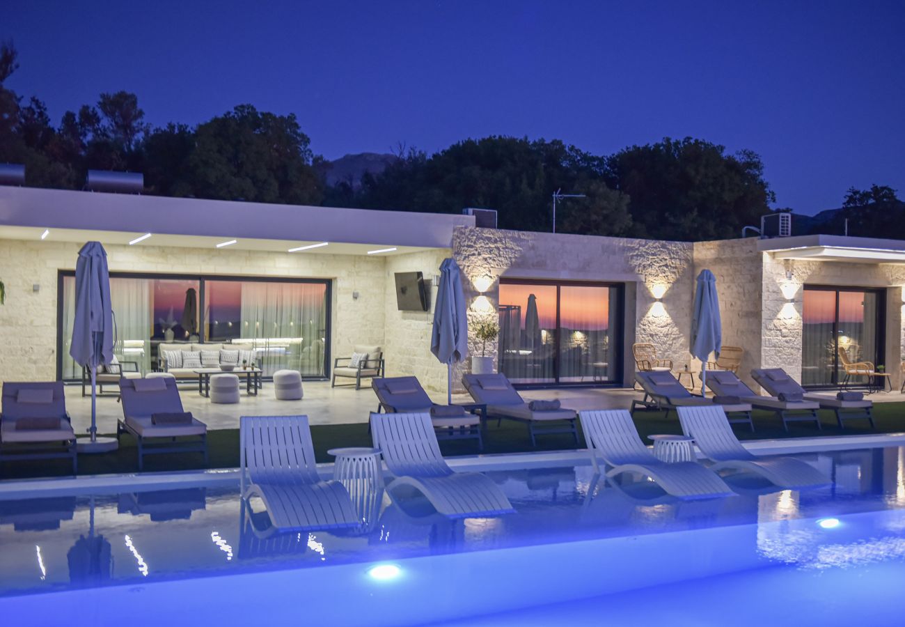 Villa à Choumeri - Elira Luxury Villa - With Private Pool