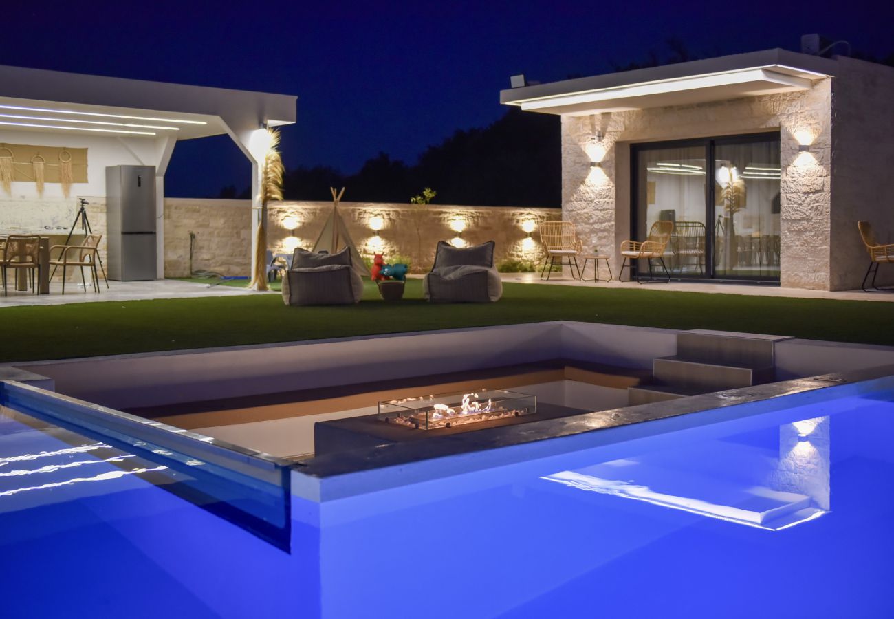 Villa à Choumeri - Elira Luxury Villa - With Private Pool