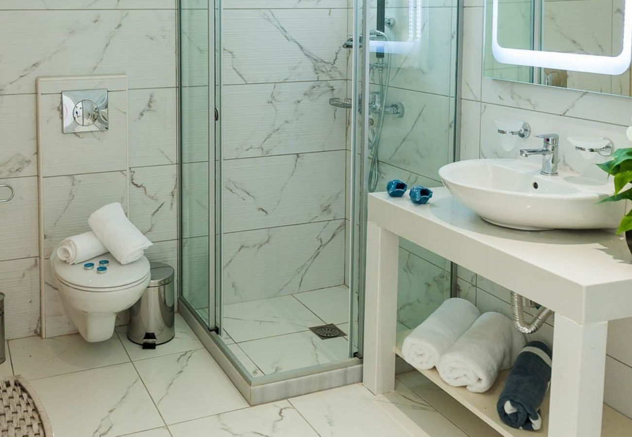 Villa à Pagkalochori - Primavera Villa - 2 Heated Pools & Jacuzzis