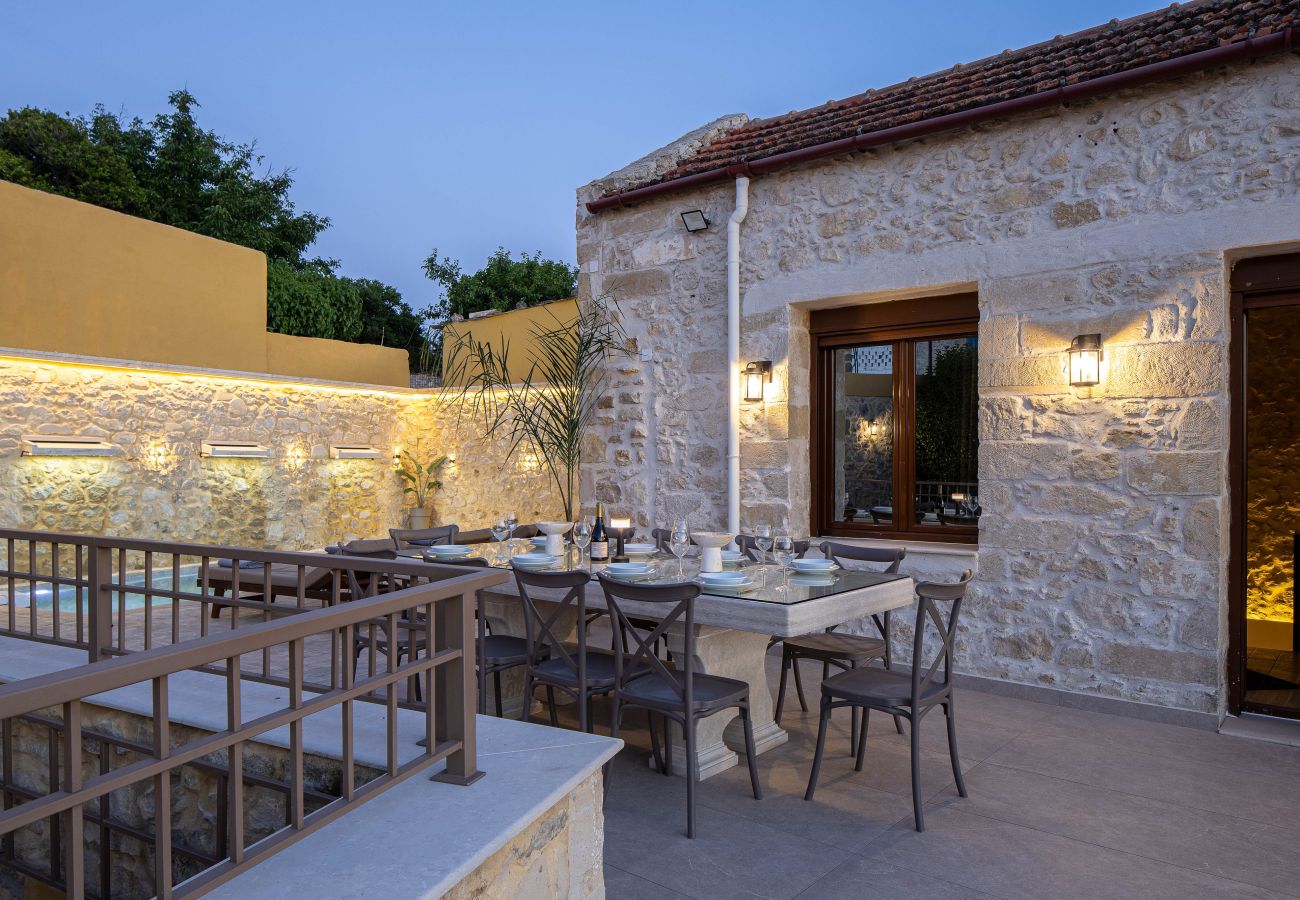 Villa à Saitoures - Villa Methorion Manor - With Private Pool