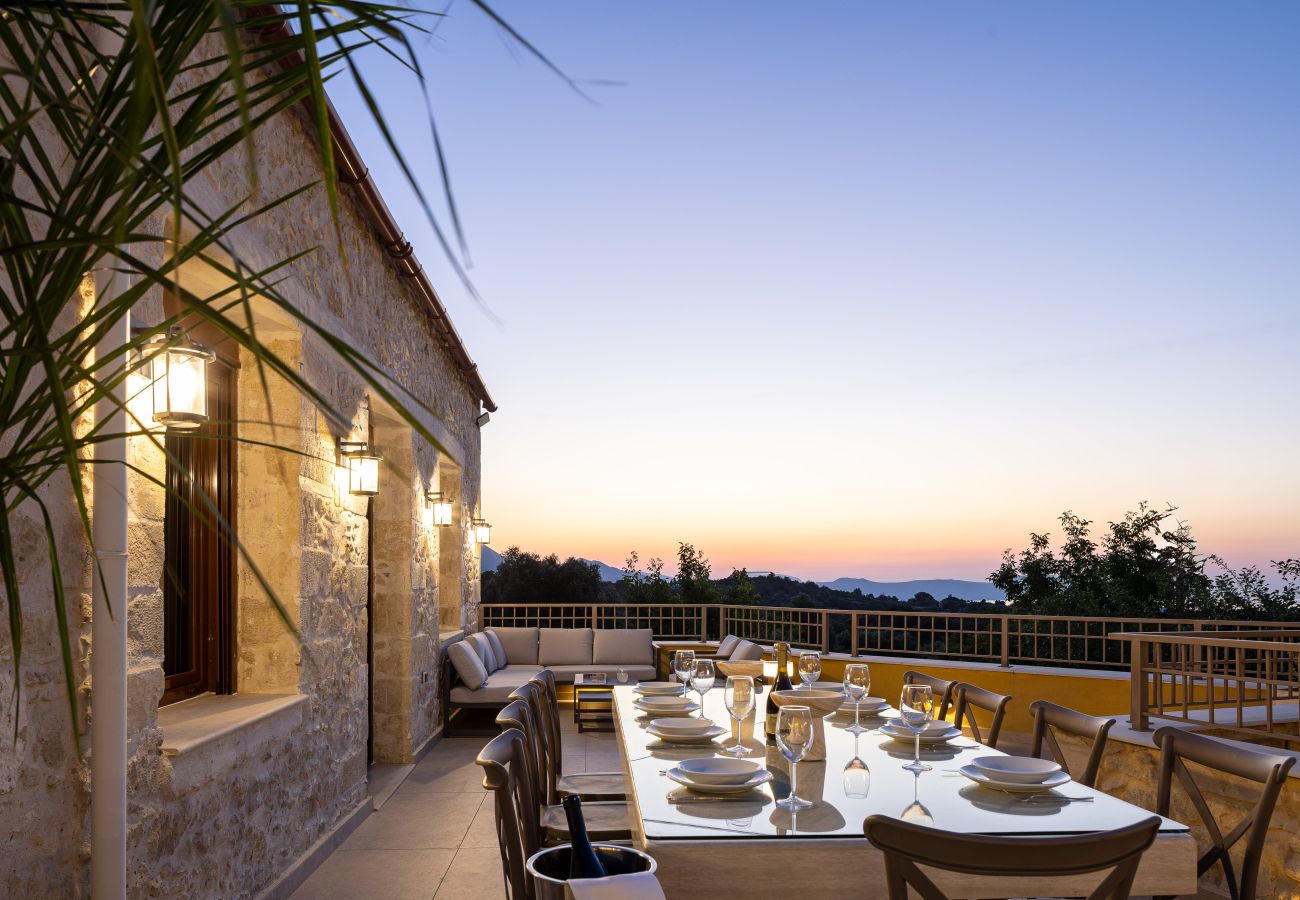 Villa à Saitoures - Villa Methorion Manor - With Private Pool