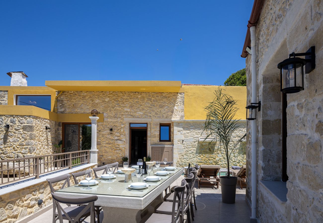 Villa à Saitoures - Villa Methorion Manor - With Private Pool