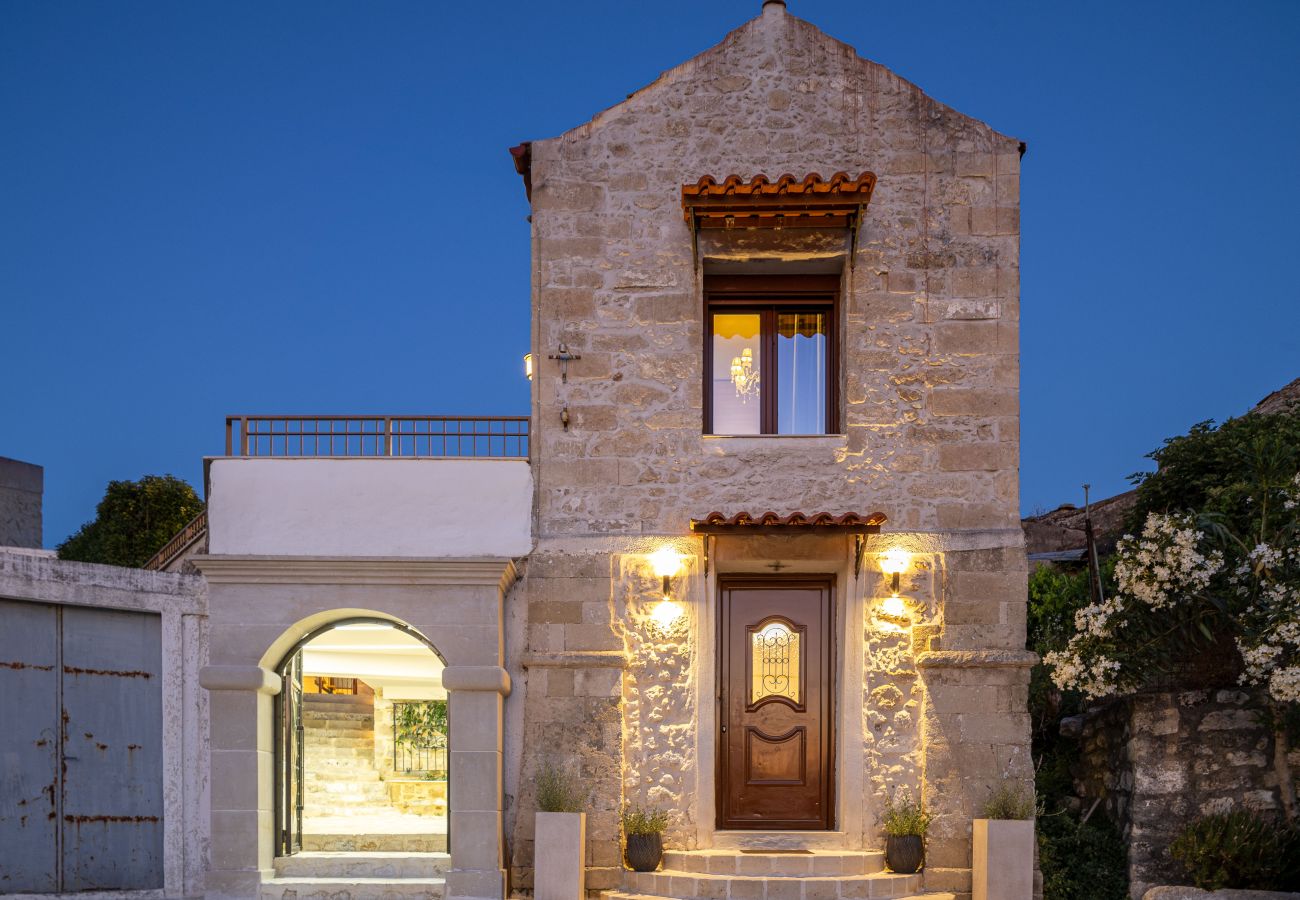 Villa à Saitoures - Villa Methorion Manor - With Private Pool