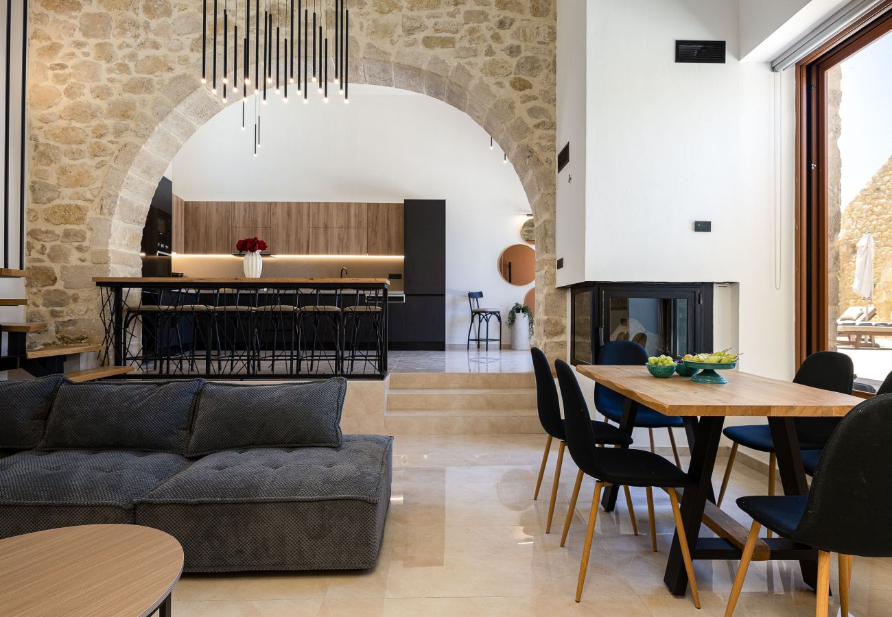 Villa à Saitoures - Villa Methorion Manor - With Private Pool