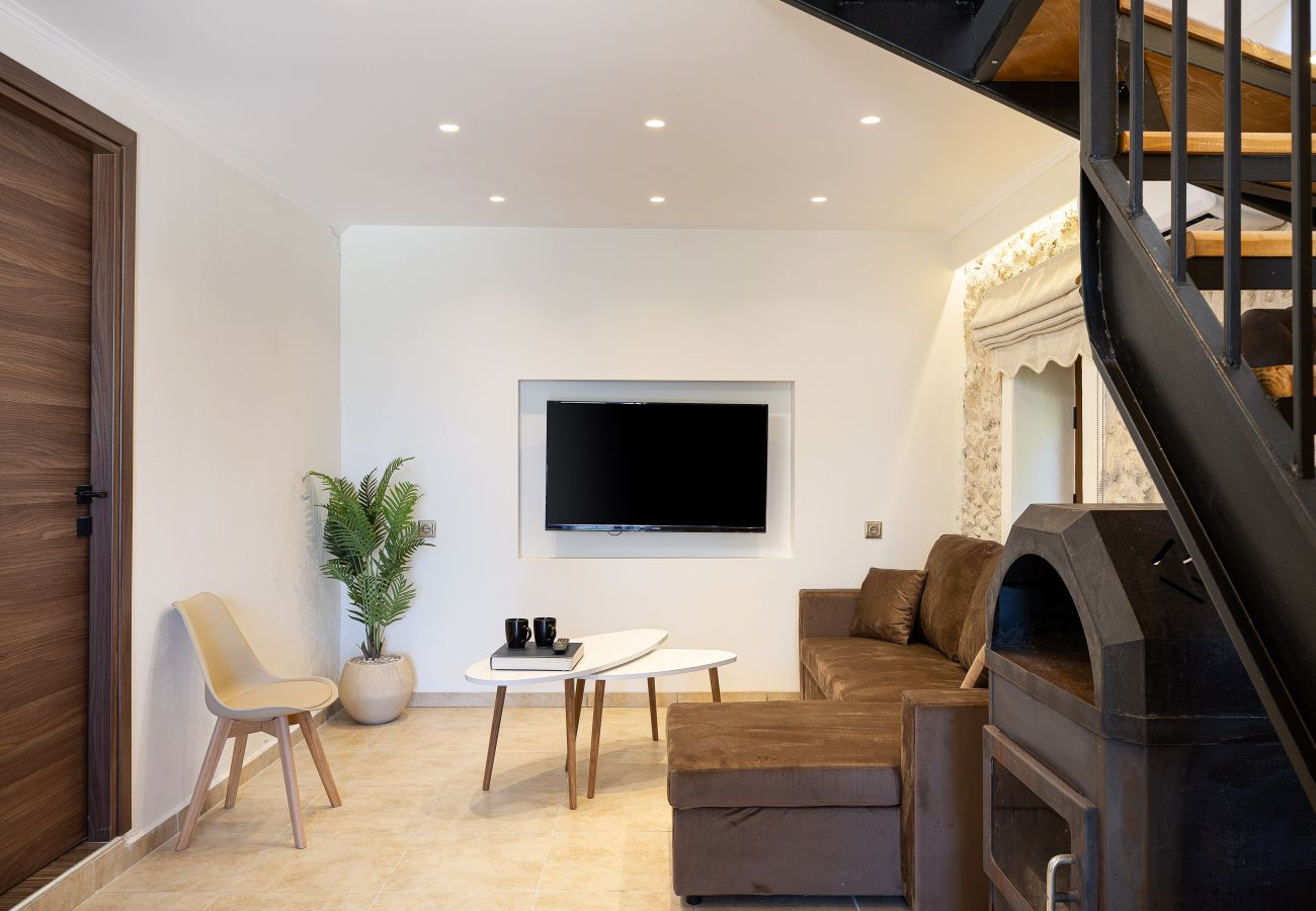 Villa à Saitoures - Villa Methorion Manor - With Private Pool