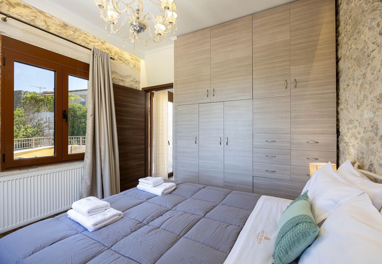 Villa à Saitoures - Villa Methorion Manor - With Private Pool