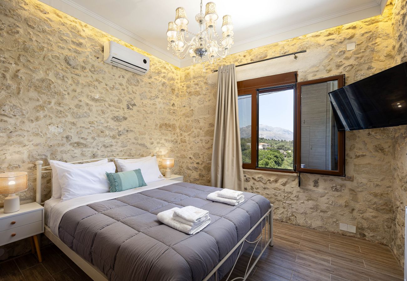 Villa à Saitoures - Villa Methorion Manor - With Private Pool