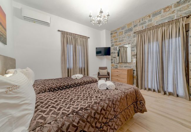 Villa in Zoniana - Villa Nikos - Faraggi Villas  Villa in Zoniana - Villa Nikos - Faraggi Villas