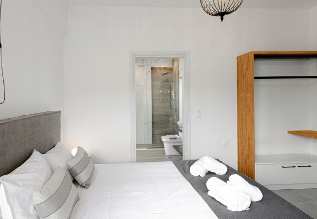 Villa in Rethymno - Luxury Villa Oasis, 11 bedrooms, Private Heated Pool & Jacuzzi Villa in Rethymno - Luxury Villa Oasis, 11 bedrooms, Private Heated Pool & Jacuzzi