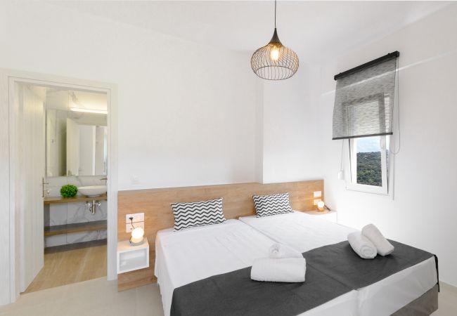 Villa in Rethymno - Luxury Villa Oasis, 11 bedrooms, Private Heated Pool & Jacuzzi Villa in Rethymno - Luxury Villa Oasis, 11 bedrooms, Private Heated Pool & Jacuzzi