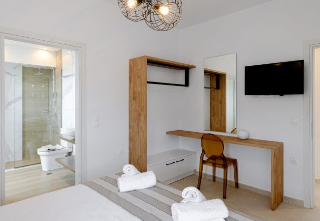 Villa in Rethymno - Luxury Villa Oasis, 11 bedrooms, Private Heated Pool & Jacuzzi Villa in Rethymno - Luxury Villa Oasis, 11 bedrooms, Private Heated Pool & Jacuzzi