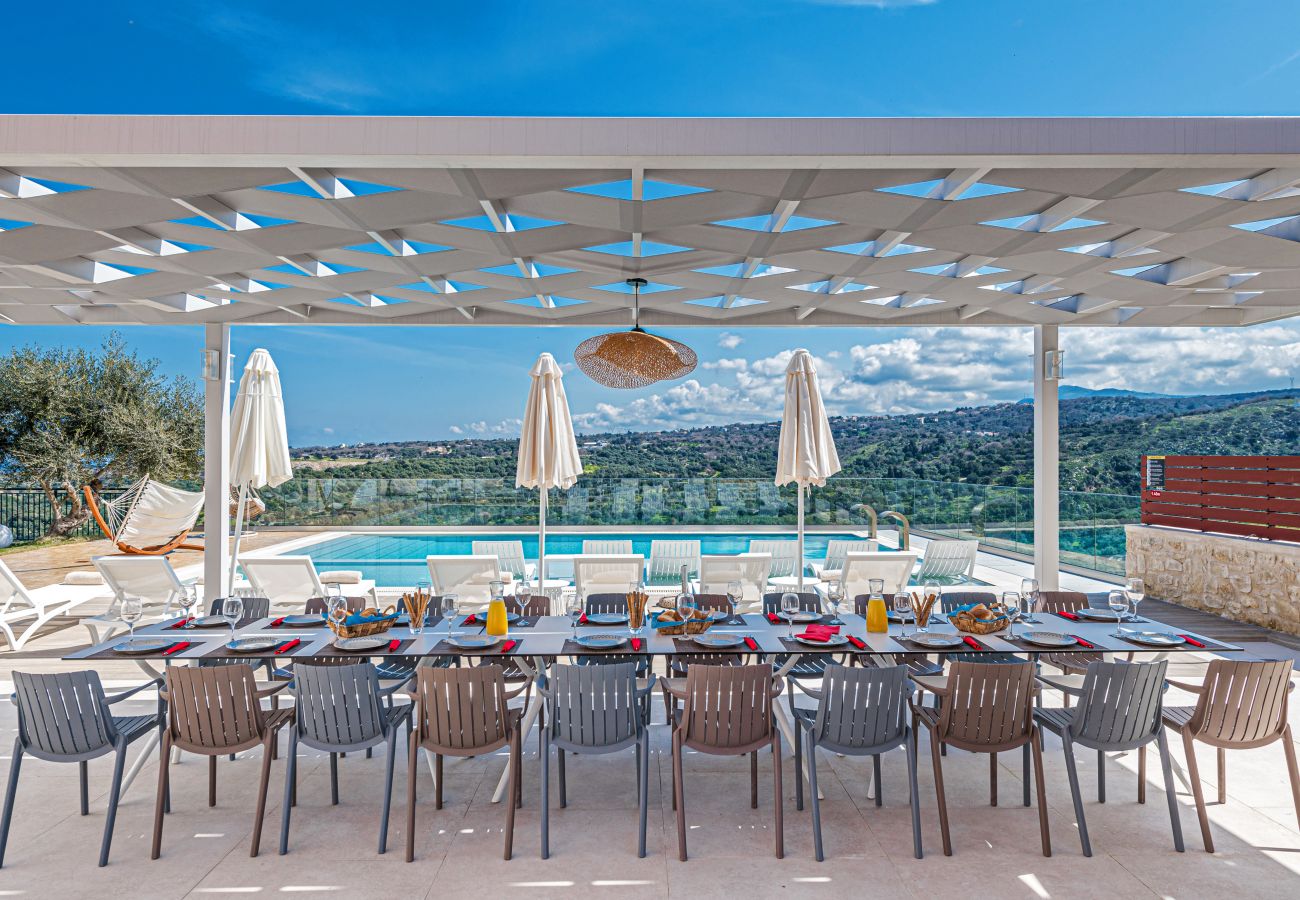 Villa in Rethymno - Luxury Villa Oasis, 11 bedrooms, Private Heated Pool & Jacuzzi