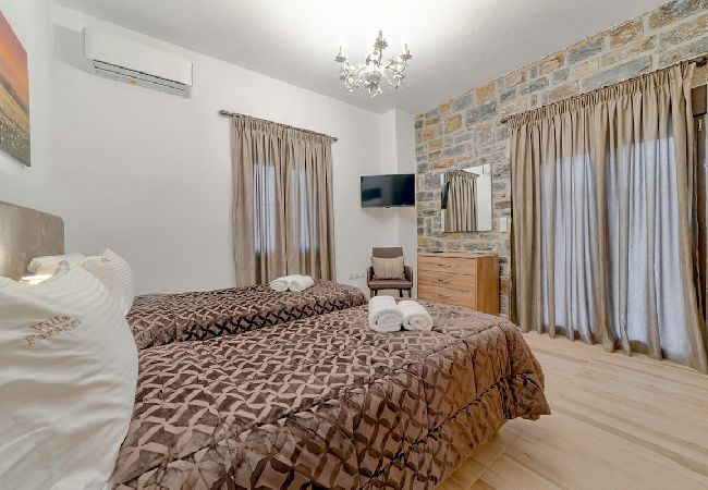 Villa in Zoniana - Villa Orestis - Faraggi Villas  Villa in Zoniana - Villa Orestis - Faraggi Villas
