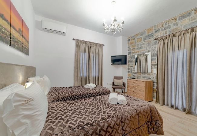 Villa in Zoniana - Villa Orestis - Faraggi Villas  Villa in Zoniana - Villa Orestis - Faraggi Villas