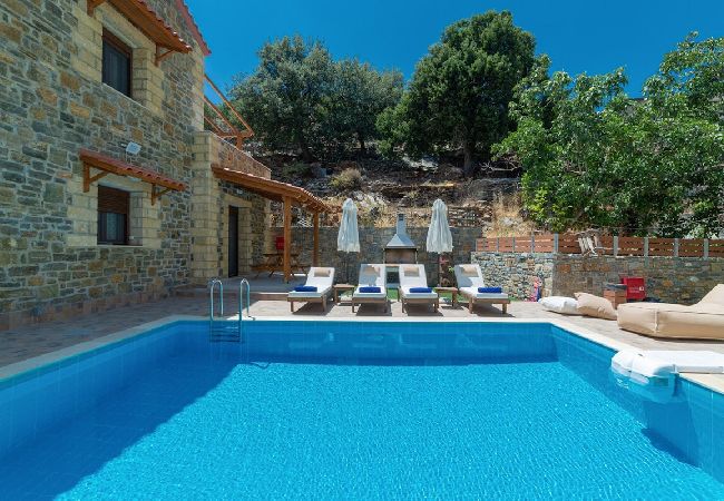 Villa in Zoniana - Villa Orestis - Faraggi Villas  Villa in Zoniana - Villa Orestis - Faraggi Villas