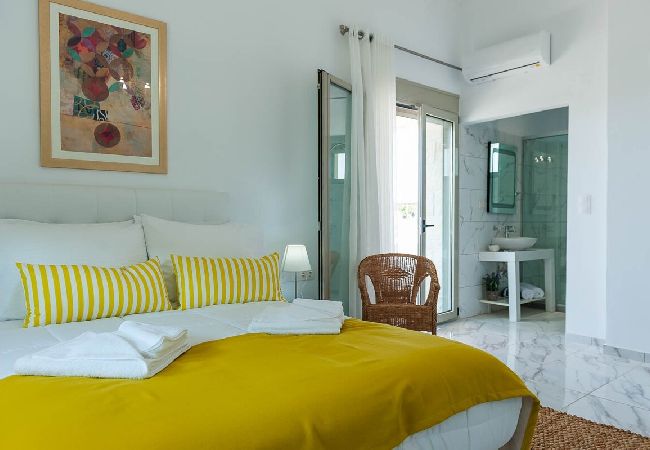 Villa in Rethymno - Villa Prima - With Private Heated Pool & Jacuzzi  Villa in Rethymno - Villa Prima - With Private Heated Pool & Jacuzzi