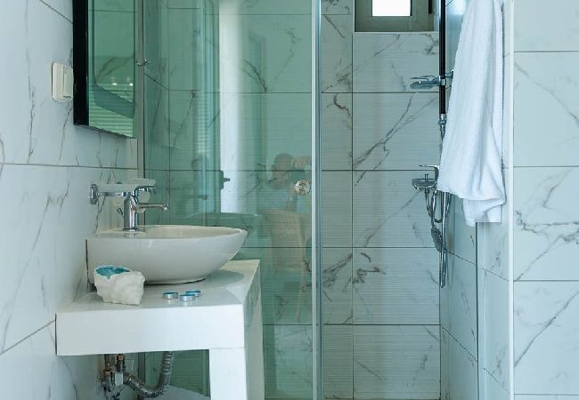 Villa in Rethymno - Villa Prima - With Private Heated Pool & Jacuzzi  Villa in Rethymno - Villa Prima - With Private Heated Pool & Jacuzzi