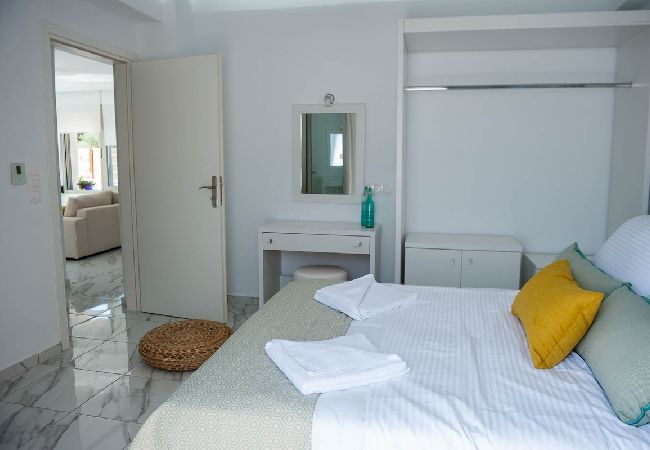 Villa in Rethymno - Villa Prima - With Private Heated Pool & Jacuzzi  Villa in Rethymno - Villa Prima - With Private Heated Pool & Jacuzzi