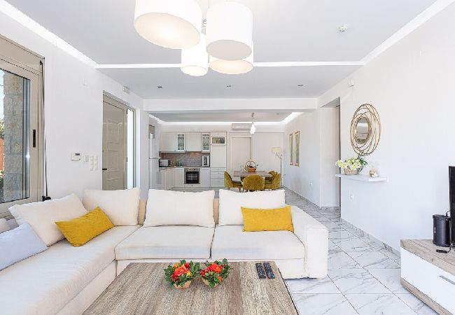Villa in Rethymno - Villa Prima - With Private Heated Pool & Jacuzzi  Villa in Rethymno - Villa Prima - With Private Heated Pool & Jacuzzi