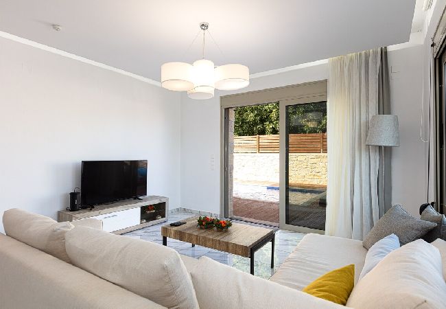 Villa in Rethymno - Villa Prima - With Private Heated Pool & Jacuzzi  Villa in Rethymno - Villa Prima - With Private Heated Pool & Jacuzzi