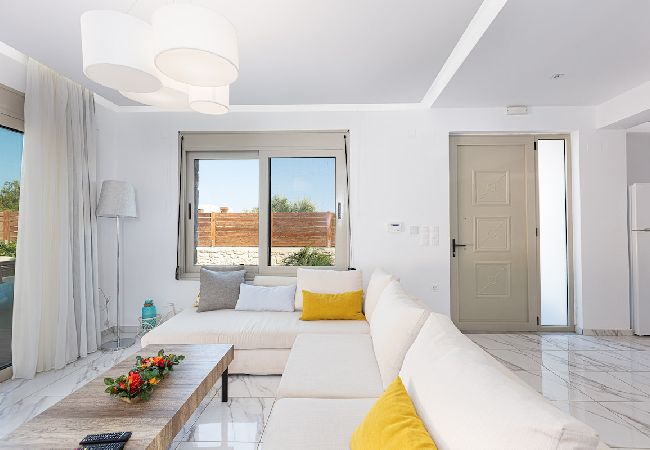 Villa in Rethymno - Villa Prima - With Private Heated Pool & Jacuzzi  Villa in Rethymno - Villa Prima - With Private Heated Pool & Jacuzzi