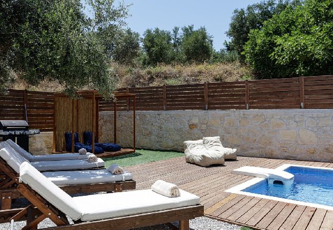 Villa in Rethymno - Villa Prima - With Private Heated Pool & Jacuzzi  Villa in Rethymno - Villa Prima - With Private Heated Pool & Jacuzzi