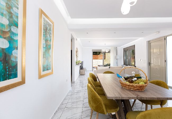 Villa in Rethymno - Villa Prima - With Private Heated Pool & Jacuzzi  Villa in Rethymno - Villa Prima - With Private Heated Pool & Jacuzzi