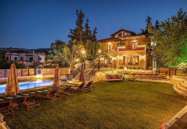 Villa in Gerani - Villa Staras -  Private Heated Pool Near The Beach  Villa in Gerani - Villa Staras -  Private Heated Pool Near The Beach
