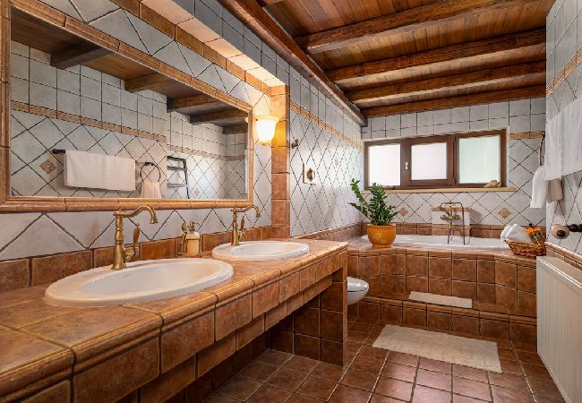 Villa in Gerani - Villa Staras -  Private Heated Pool Near The Beach  Villa in Gerani - Villa Staras -  Private Heated Pool Near The Beach