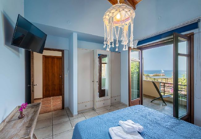 Villa in Gerani - Villa Staras -  Private Heated Pool Near The Beach  Villa in Gerani - Villa Staras -  Private Heated Pool Near The Beach