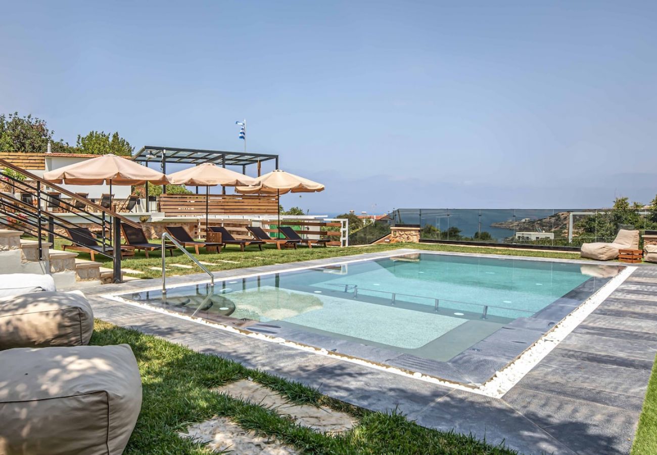Villa in Gerani - Villa Staras -  Private Heated Pool Near The Beach 