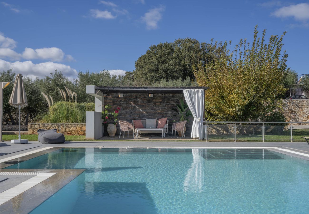 Villa in Tria Monastiria - Villa Sfedami - Pool with Children Safety Fence