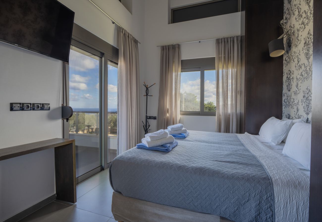 Villa in Tria Monastiria - Villa Sfedami - Pool with Children Safety Fence