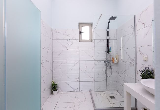 Villa in Rethymno - Villa Vera - With Private Pool & Jacuzzi  Villa in Rethymno - Villa Vera - With Private Pool & Jacuzzi