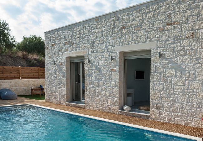 Villa in Rethymno - Villa Vera - With Private Pool & Jacuzzi  Villa in Rethymno - Villa Vera - With Private Pool & Jacuzzi