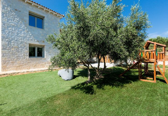Villa in Rethymno - Villa Vera - With Private Pool & Jacuzzi  Villa in Rethymno - Villa Vera - With Private Pool & Jacuzzi