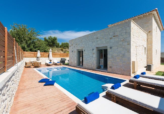 Villa in Rethymno - Villa Vera - With Private Pool & Jacuzzi  Villa in Rethymno - Villa Vera - With Private Pool & Jacuzzi