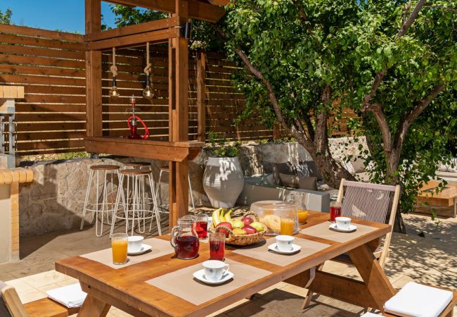 Villa in Gerani - Villa Ellovos - Private Pool  Near the Beach Villa in Gerani - Villa Ellovos - Private Pool  Near the Beach