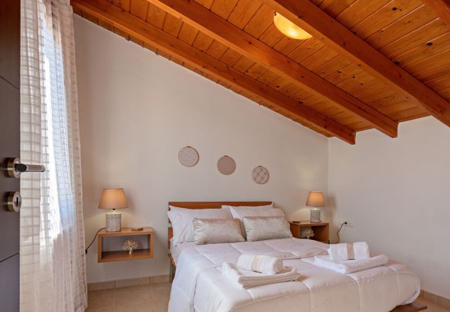 Villa in Gerani - Villa Ellovos - Private Pool  Near the Beach Villa in Gerani - Villa Ellovos - Private Pool  Near the Beach