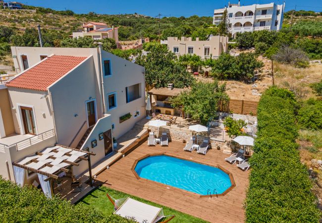 Villa in Gerani - Villa Ellovos - Private Pool  Near the Beach Villa in Gerani - Villa Ellovos - Private Pool  Near the Beach