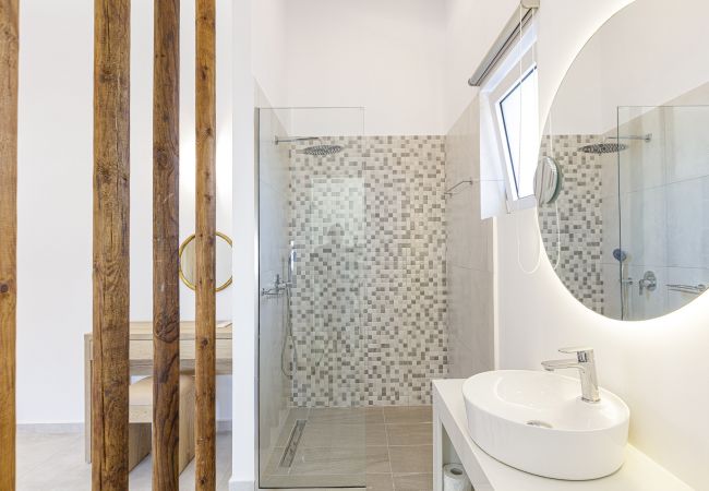 Villa in Pigi - Mandana Villa - With Private Pool & Jacuzzi Villa in Pigi - Mandana Villa - With Private Pool & Jacuzzi