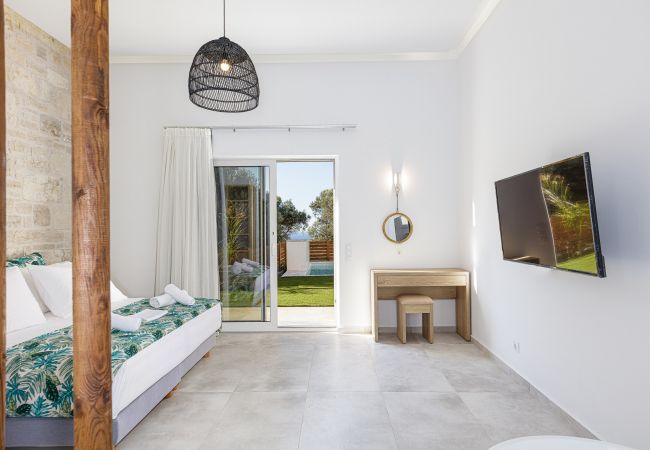 Villa in Pigi - Mandana Villa - With Private Pool & Jacuzzi Villa in Pigi - Mandana Villa - With Private Pool & Jacuzzi