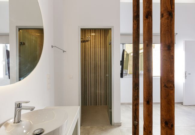 Villa in Pigi - Mandana Villa - With Private Pool & Jacuzzi Villa in Pigi - Mandana Villa - With Private Pool & Jacuzzi