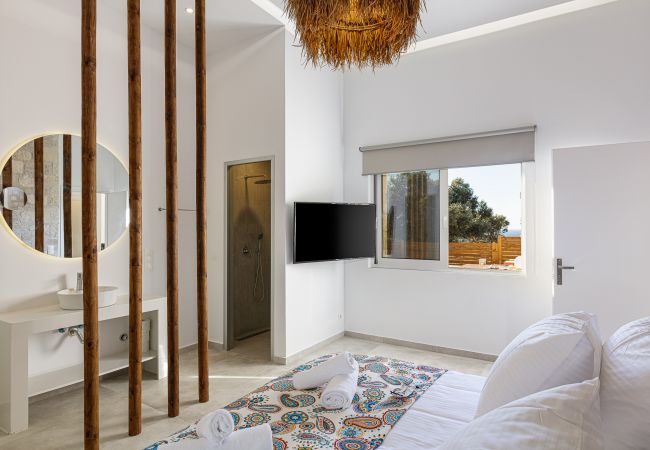 Villa in Pigi - Mandana Villa - With Private Pool & Jacuzzi Villa in Pigi - Mandana Villa - With Private Pool & Jacuzzi