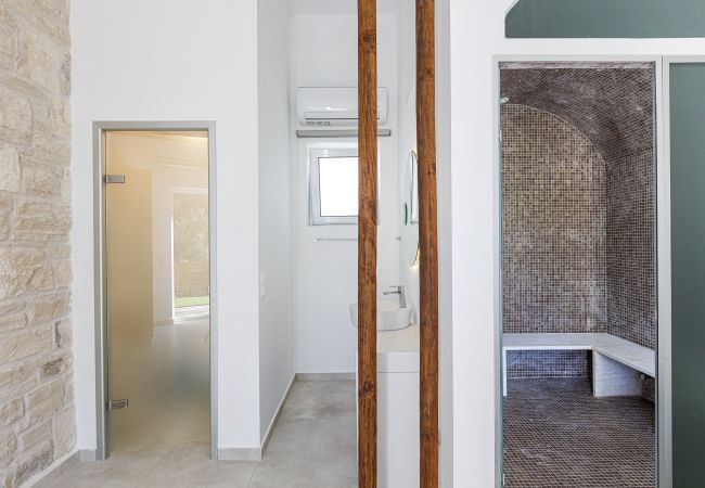Villa in Pigi - Mandana Villa - With Private Pool & Jacuzzi Villa in Pigi - Mandana Villa - With Private Pool & Jacuzzi