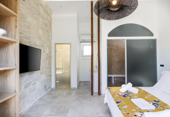 Villa in Pigi - Mandana Villa - With Private Pool & Jacuzzi Villa in Pigi - Mandana Villa - With Private Pool & Jacuzzi