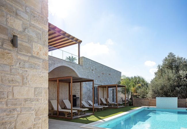 Villa in Pigi - Mandana Villa - With Private Pool & Jacuzzi Villa in Pigi - Mandana Villa - With Private Pool & Jacuzzi