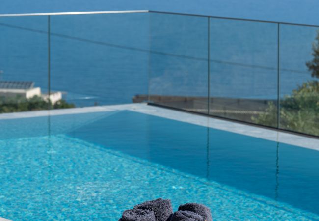 Villa in Atsipopoulo - Luxury Villa Onyx - With Private Heated Pool Villa in Atsipopoulo - Luxury Villa Onyx - With Private Heated Pool