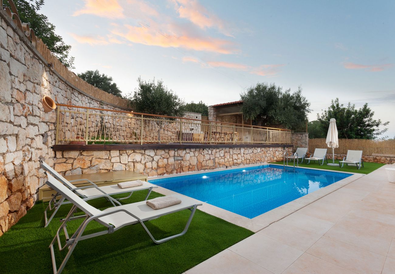 Villa in Gerani - Villa Excesio - With Private Pool