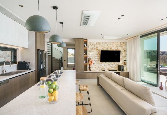 Villa in Lefkogia - Villa 7 Seas - With Amazing View Villa in Lefkogia - Villa 7 Seas - With Amazing View